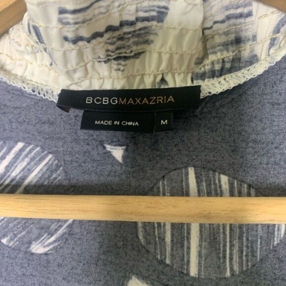 BCBGMaxazria Blouse Women's Medium Ruffle Collar Geometric Office Chic Top - Picture 5 of 6